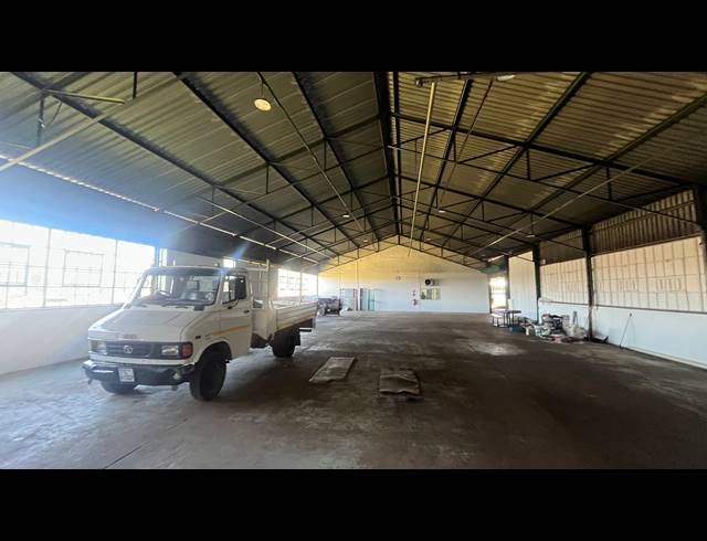 683M² WAREHOUSE TO LET IN SPARTAN
